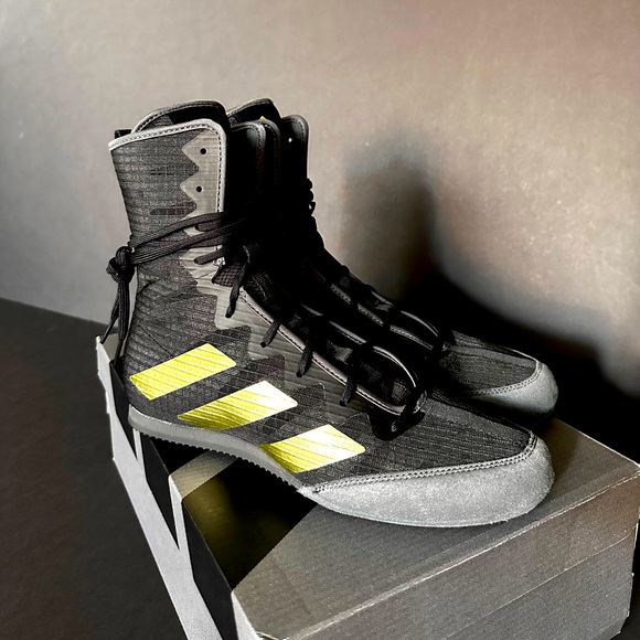 Box Hog 4 shoes-Core Black/Gold Metallic. Boxing has the power to change lives. - Picture 3 of 5